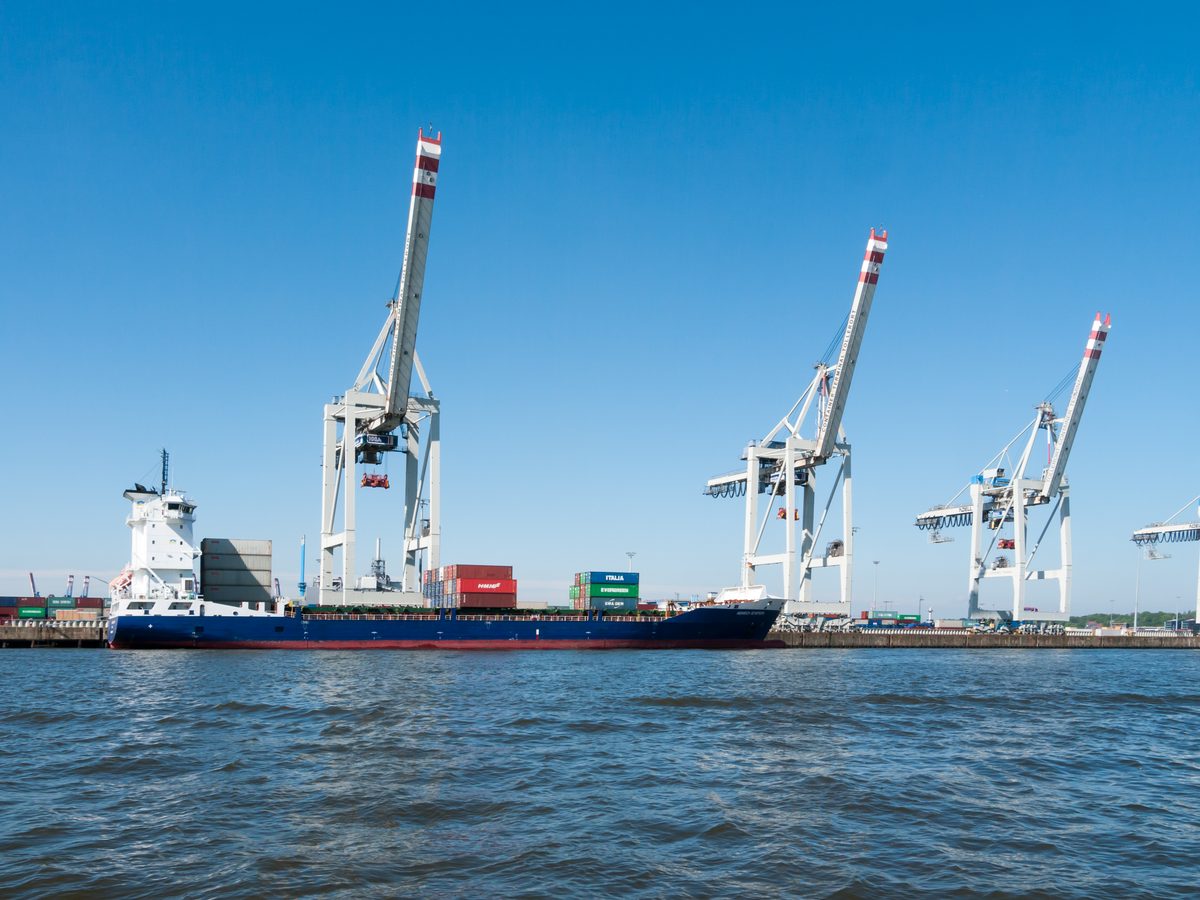 Container yard congestion linked to demurrage charges shipping delays